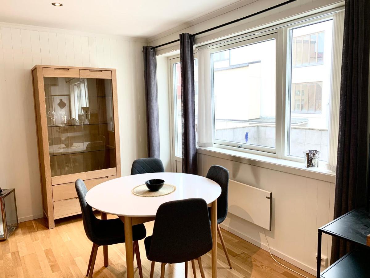 Fin Leilighet, Midt I Hjertet Av Kristiansund. Apartment Exterior photo